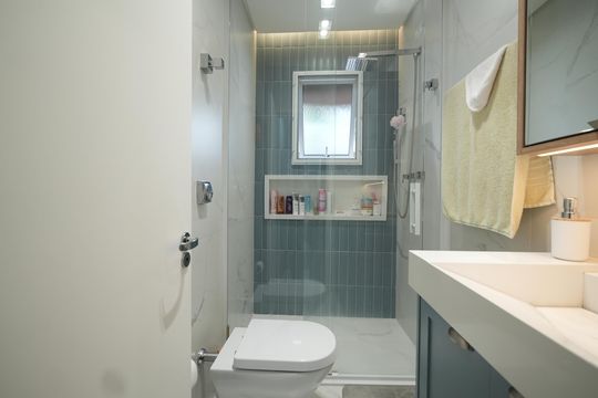 Banheiro Social de casa à venda com 4 quartos, 275m² em Vila Valparaíso, Santo André