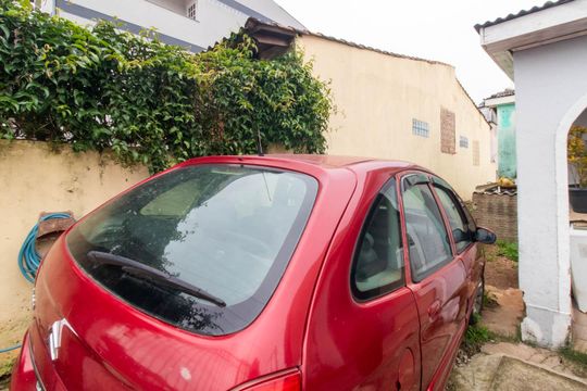 Quintal de casa à venda com 2 quartos, 70m² em Santa Tereza, Porto Alegre