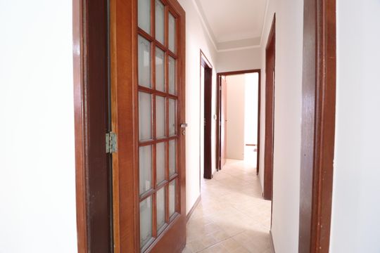 Corredor de casa para alugar com 4 quartos, 200m² em Jardim Karaíba, Uberlândia