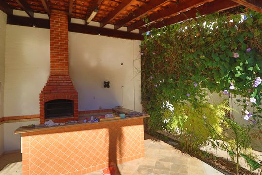 Churrasqueira de casa para alugar com 4 quartos, 200m² em Jardim Karaíba, Uberlândia