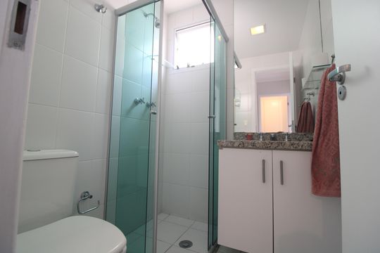 Banheiro comum de apartamento à venda com 3 quartos, 126m² em Vila Sofia, São Paulo