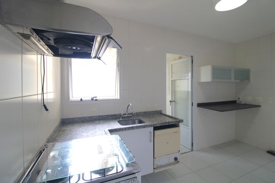 Cozinha de apartamento à venda com 3 quartos, 126m² em Vila Sofia, São Paulo