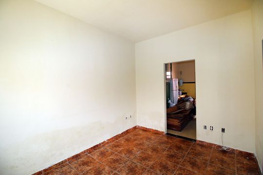 Sala de casa à venda com 2 quartos, 55m² em Olaria, Rio de Janeiro
