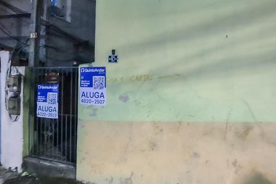Fachada de casa para alugar com 1 quarto, 60m² em Brás de Pina, Rio de Janeiro