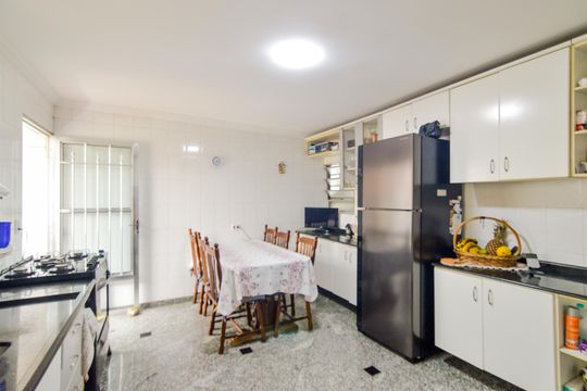 Cozinha  de casa à venda com 5 quartos, 242m² em Cidade Martins, Guarulhos