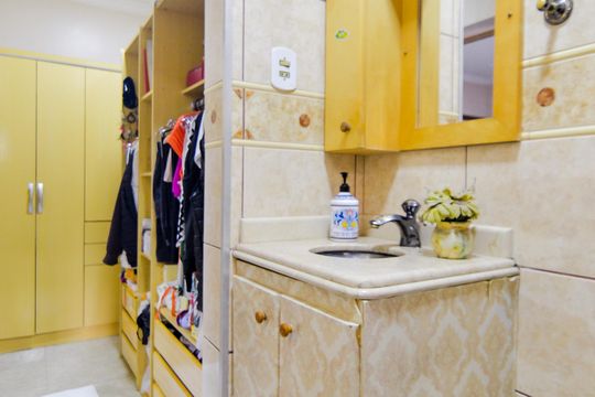 Banheiro da Suíte  de casa à venda com 5 quartos, 242m² em Cidade Martins, Guarulhos