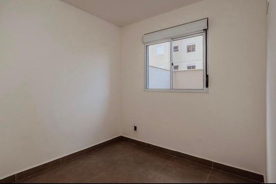 Quarto de apartamento para alugar com 2 quartos, 75m² em Buritis, Belo Horizonte