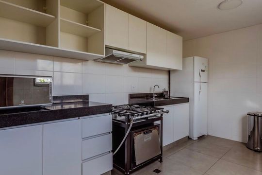 Cozinha de apartamento para alugar com 2 quartos, 75m² em Buritis, Belo Horizonte