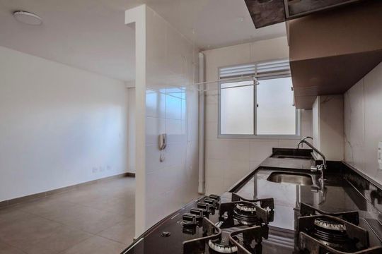 Cozinha de apartamento para alugar com 2 quartos, 75m² em Buritis, Belo Horizonte
