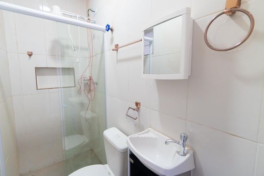 Banheiro de kitnet/studio para alugar com 1 quarto, 35m² em Jardim Jabaquara, São Paulo