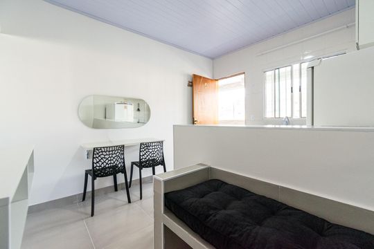 Sala/Cozinha de kitnet/studio para alugar com 1 quarto, 35m² em Jardim Jabaquara, São Paulo