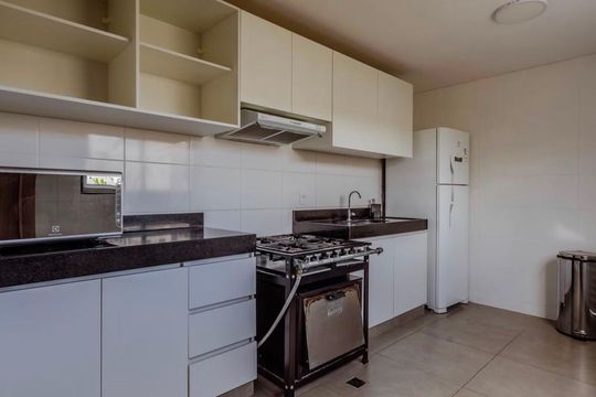 Cozinha de apartamento para alugar com 2 quartos, 75m² em Buritis, Belo Horizonte