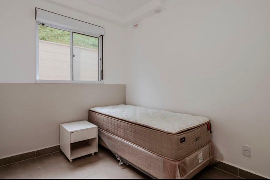 Quarto de apartamento para alugar com 2 quartos, 78m² em Buritis, Belo Horizonte
