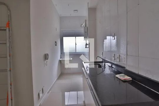 Cozinha de apartamento para alugar com 2 quartos, 40m² em Vila Brás Cubas, São Paulo
