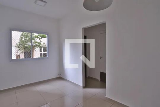 Sala de apartamento para alugar com 2 quartos, 40m² em Vila Brás Cubas, São Paulo