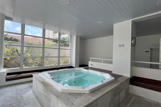 Hidromassagem  de apartamento à venda com 2 quartos, 65m² em Pinheiros, São Paulo