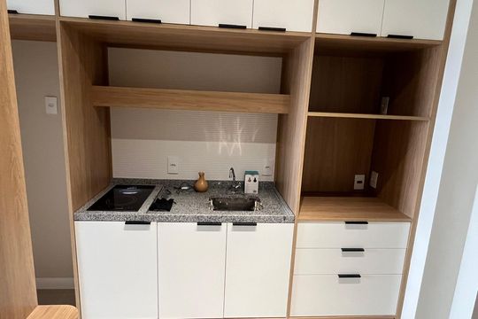 Cozinha de apartamento para alugar com 1 quarto, 26m² em Cerqueira César, São Paulo