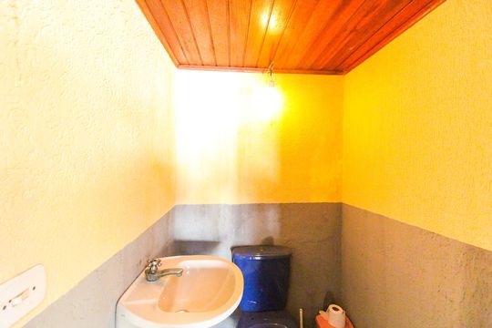 Banheiro de Serviço de casa para alugar com 4 quartos, 250m² em Cidade Nova São Miguel, São Paulo