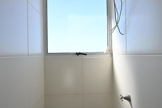Banheiro de apartamento à venda com 2 quartos, 42m² em Jardim Paris, São Paulo