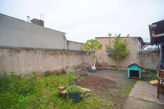 Área externa de casa à venda com 2 quartos, 115m² em Campina, São Leopoldo