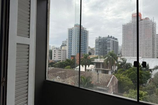 Vista de apartamento para alugar com 3 quartos, 130m² em Auxiliadora, Porto Alegre
