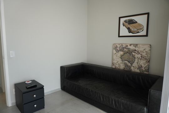 Sala de apartamento à venda com 1 quarto, 60m² em Centro Empresarial Tamboré, Santana de Parnaíba