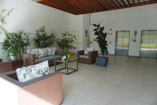 Hall de apartamento à venda com 1 quarto, 60m² em Centro Empresarial Tamboré, Santana de Parnaíba