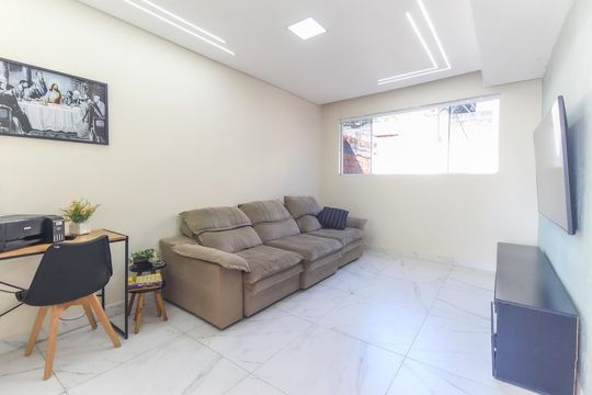 Casa à venda com 5 quartos, 200m² em Vila Abc, São Paulo