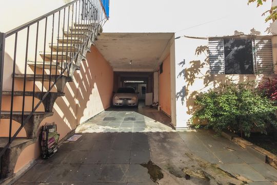 Garagem de casa à venda com 5 quartos, 200m² em Vila Abc, São Paulo