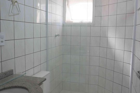 Banheiro da Suite de apartamento para alugar com 3 quartos, 80m² em Alphaville, Santana de Parnaíba