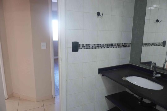 Banheiro de apartamento para alugar com 3 quartos, 80m² em Alphaville, Santana de Parnaíba