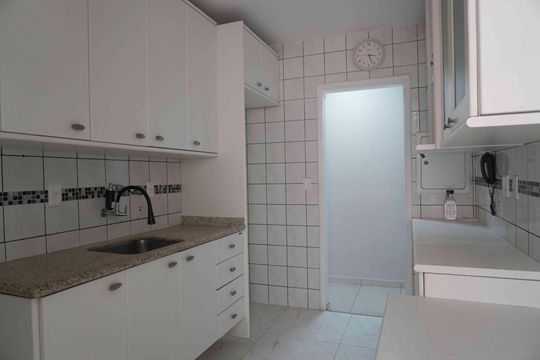Cozinha de apartamento para alugar com 3 quartos, 80m² em Alphaville, Santana de Parnaíba