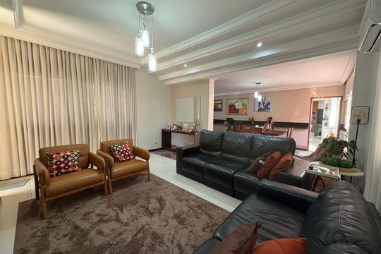 Casa à venda com 4 quartos, 333m² em Jardim Atlantico, Goiânia