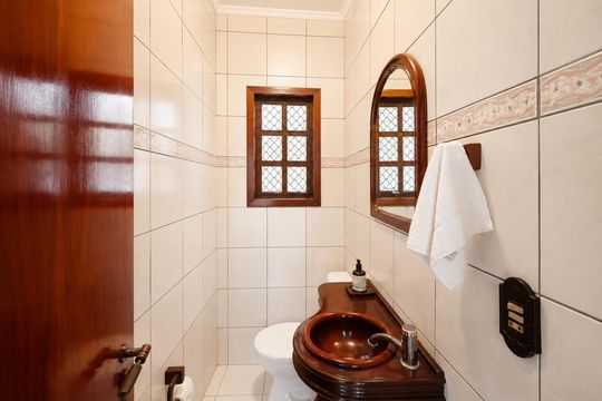 Lavabo de casa para alugar com 4 quartos, 340m² em Centro, Gravataí