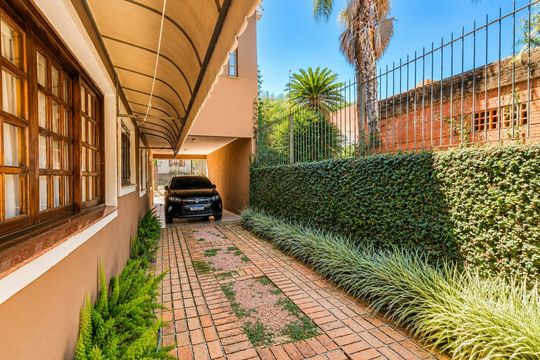 Área externa de casa para alugar com 4 quartos, 340m² em Centro, Gravataí