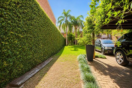 Área externa de casa para alugar com 4 quartos, 340m² em Centro, Gravataí