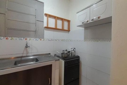Cozinha de kitnet/studio para alugar com 1 quarto, 22m² em Santana, Porto Alegre