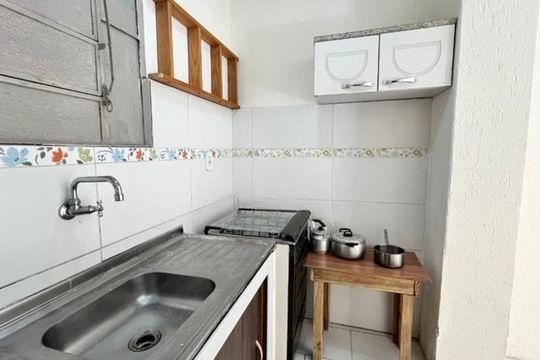 Cozinha de kitnet/studio para alugar com 1 quarto, 22m² em Santana, Porto Alegre