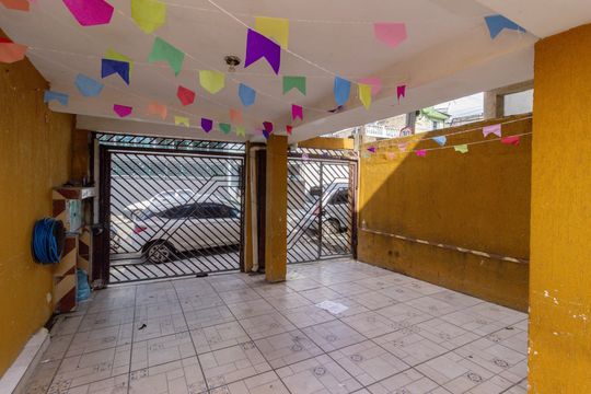 Garagem de casa para alugar com 2 quartos, 100m² em Vila Penteado, São Paulo