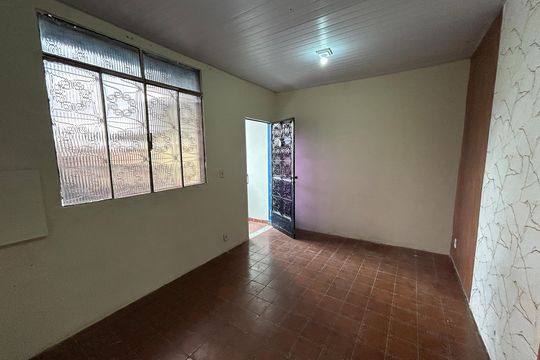 Sala de casa para alugar com 2 quartos, 80m² em Bento Ribeiro, Rio de Janeiro