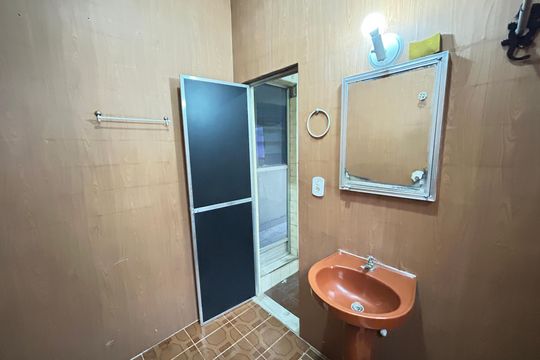 Banheiro social de casa para alugar com 2 quartos, 80m² em Bento Ribeiro, Rio de Janeiro