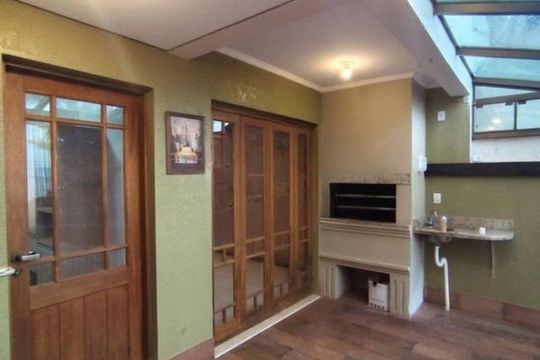 Casa para alugar com 3 quartos, 195m² em Espírito Santo, Porto Alegre