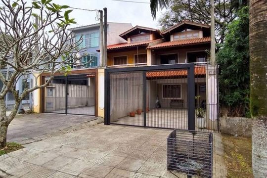 Casa para alugar com 3 quartos, 195m² em Espírito Santo, Porto Alegre
