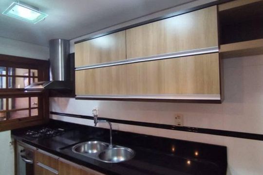 Cozinha de casa para alugar com 3 quartos, 195m² em Espírito Santo, Porto Alegre