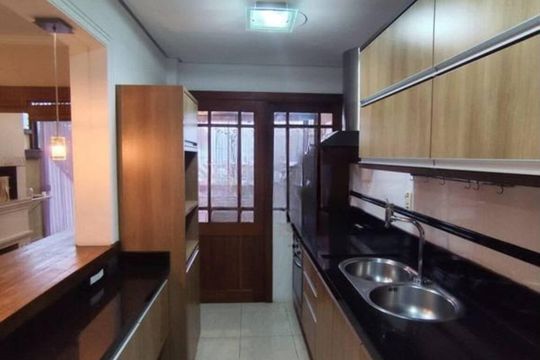 Cozinha de casa para alugar com 3 quartos, 195m² em Espírito Santo, Porto Alegre