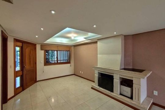 Sala de casa para alugar com 3 quartos, 195m² em Espírito Santo, Porto Alegre