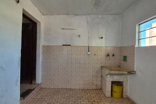 Área de serviço de casa para alugar com 2 quartos, 500m² em Santa Maria, Santo André