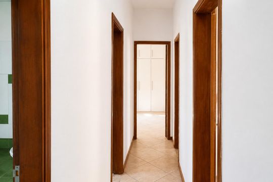 Corredor de apartamento para alugar com 4 quartos, 115m² em Campo Grande, Rio de Janeiro