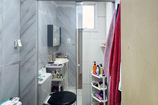 Banheiro Social de apartamento à venda com 2 quartos, 48m² em Bairro dos Casa, São Bernardo do Campo