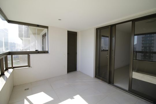 Varanda de apartamento para alugar com 3 quartos, 131m² em Barra Olímpica, Rio de Janeiro